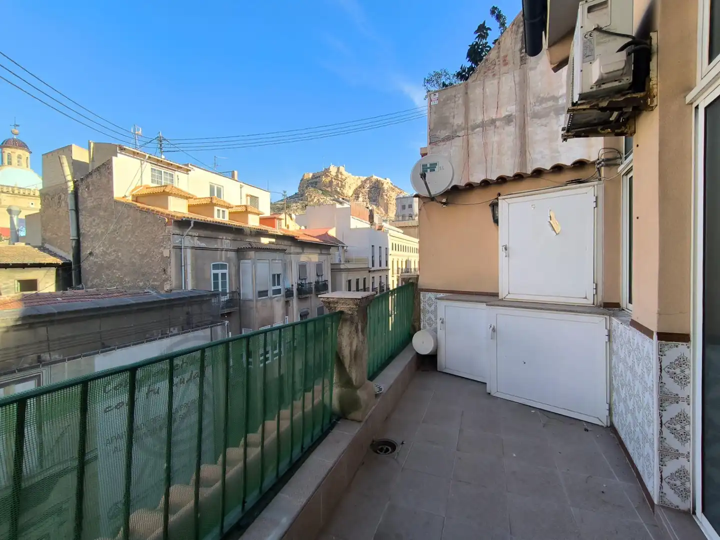 Residencial en venta en Calle RAFAEL ALTAMIRA