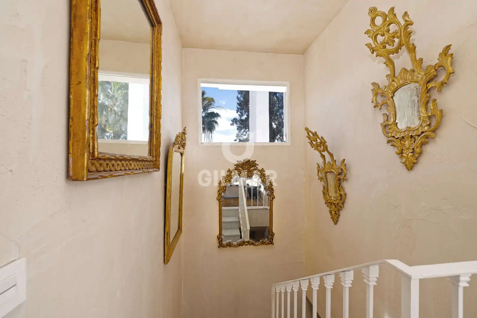Maisonette zum Verkauf in Estepona mit Heizung, Abstellraum und Balkon