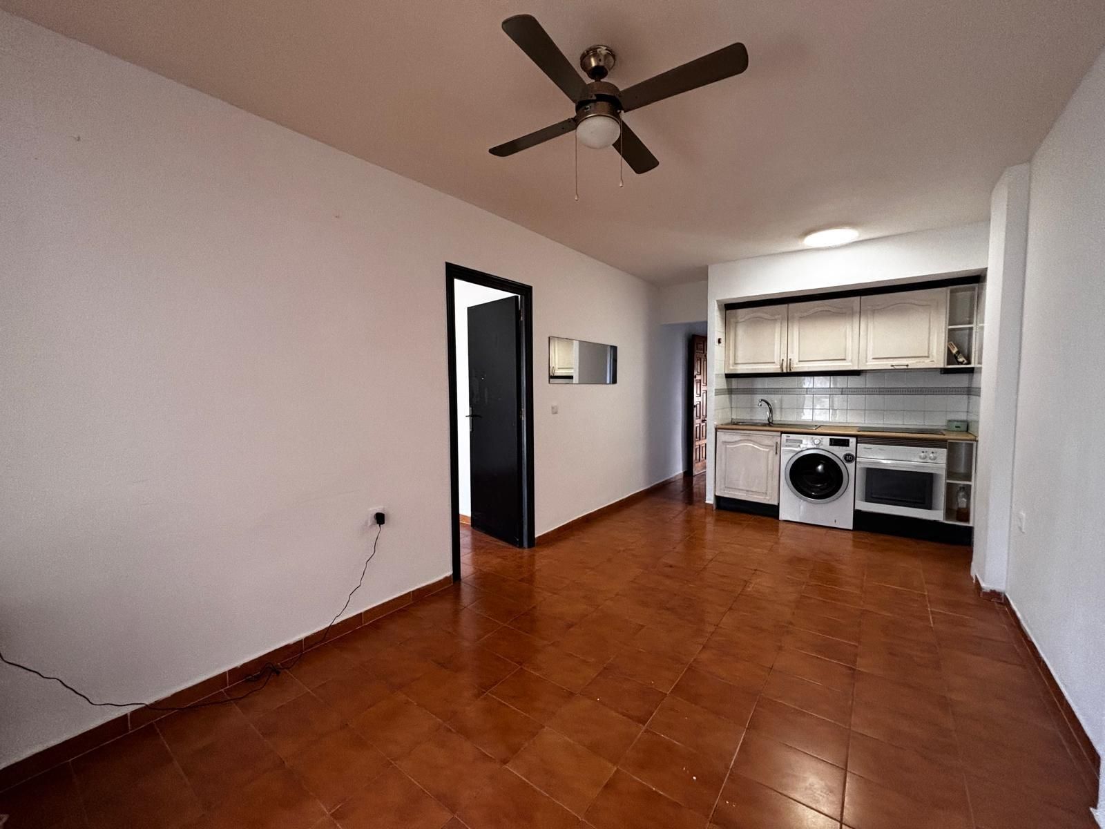 Cuina de Apartament en venda en Torrevieja amb Aire condicionat, Balcó i Alarma