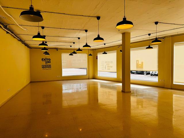 Local comercial en Alquiler en Levantina - Montgavina - Quintmar