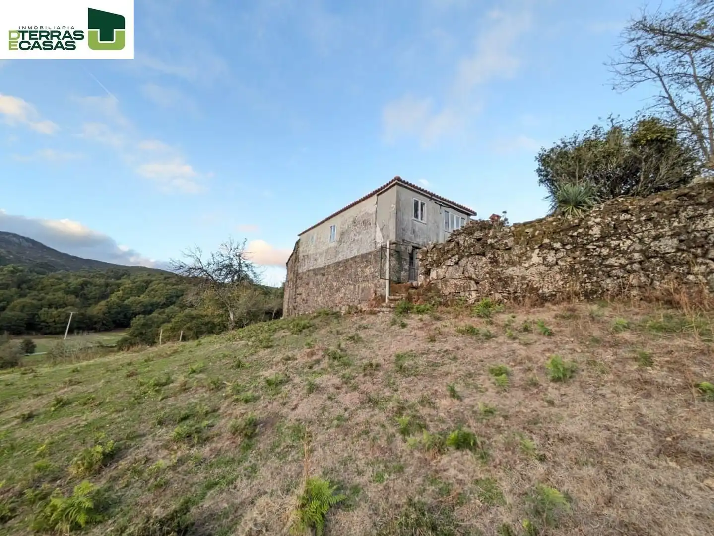 Casa o xalet en venda en A Lama   amb Jardí privat
