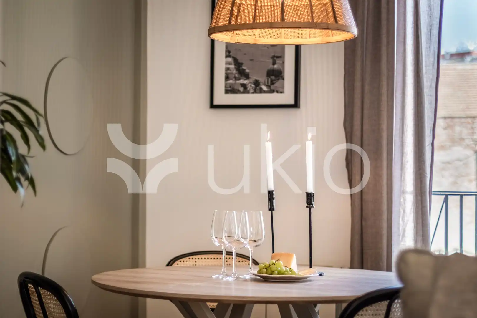 Comedor de Apartamento de alquiler en Madrid con Aire acondicionado, Calefacción y Amueblado