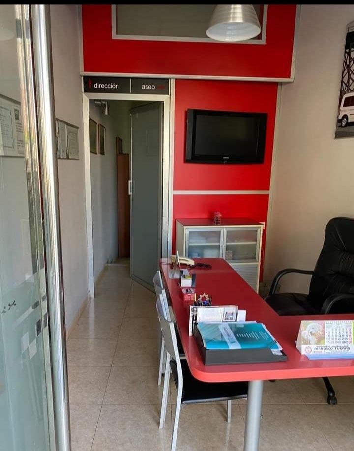 Oficina en venda en  Almería Capital