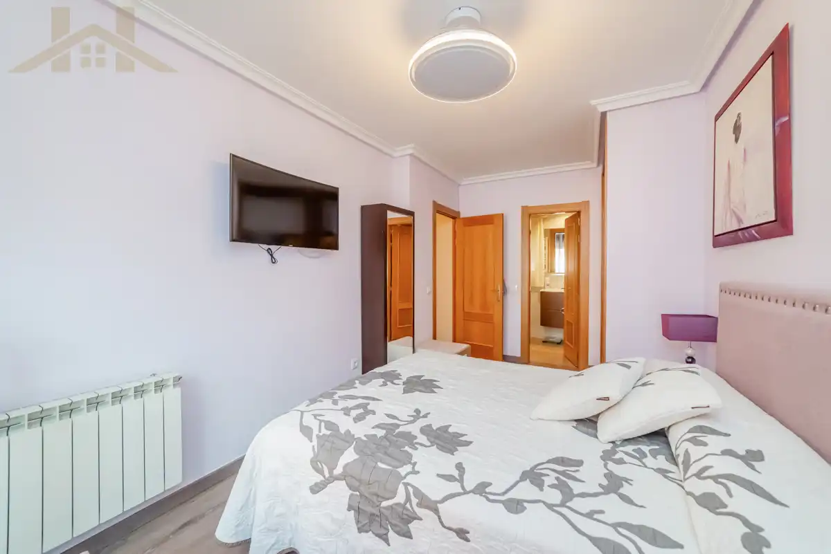 Bedroom of Flat for sale in Valdemoro  with Air Conditioner, Storage room and Community pool