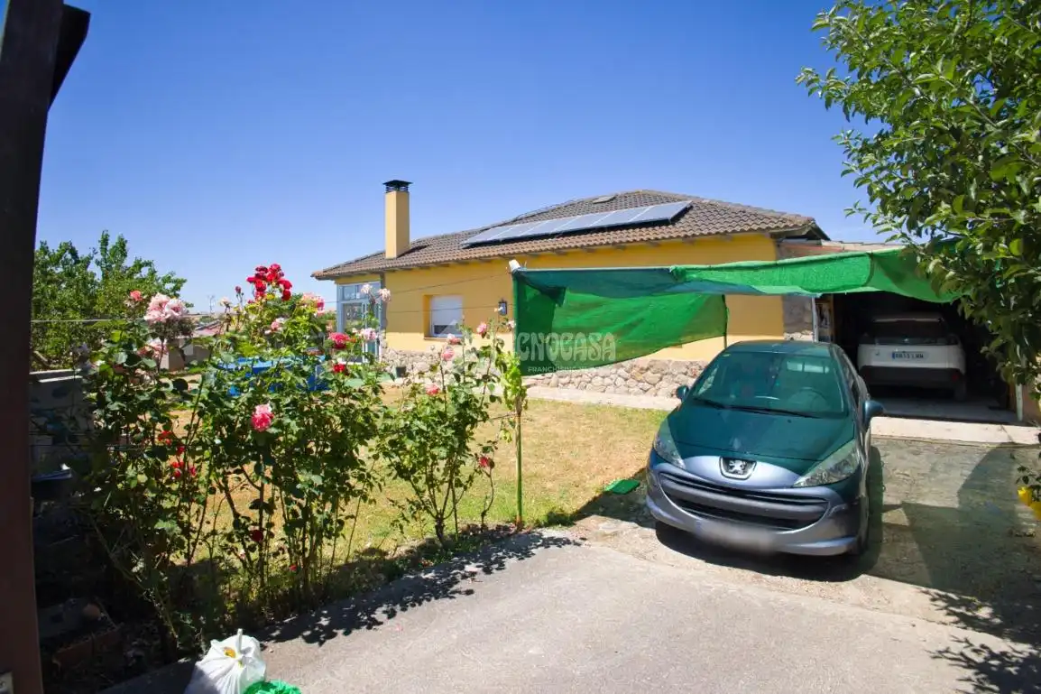 Casa o chalet en venta en Calvarrasa de Arriba con Calefacción y Terraza