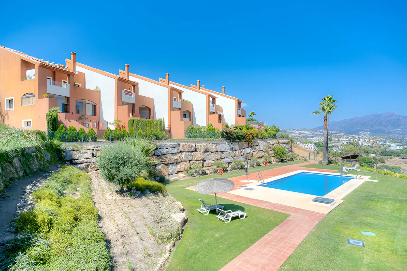 Casa a schiera con piscina in vendita a Benahavís pueblo, imagen 2