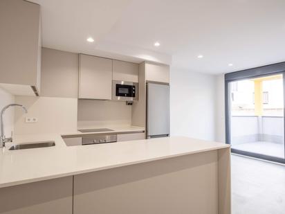 Kitchen of Flat for sale in  Zaragoza Capital  with Air Conditioner, Heating and Terrace