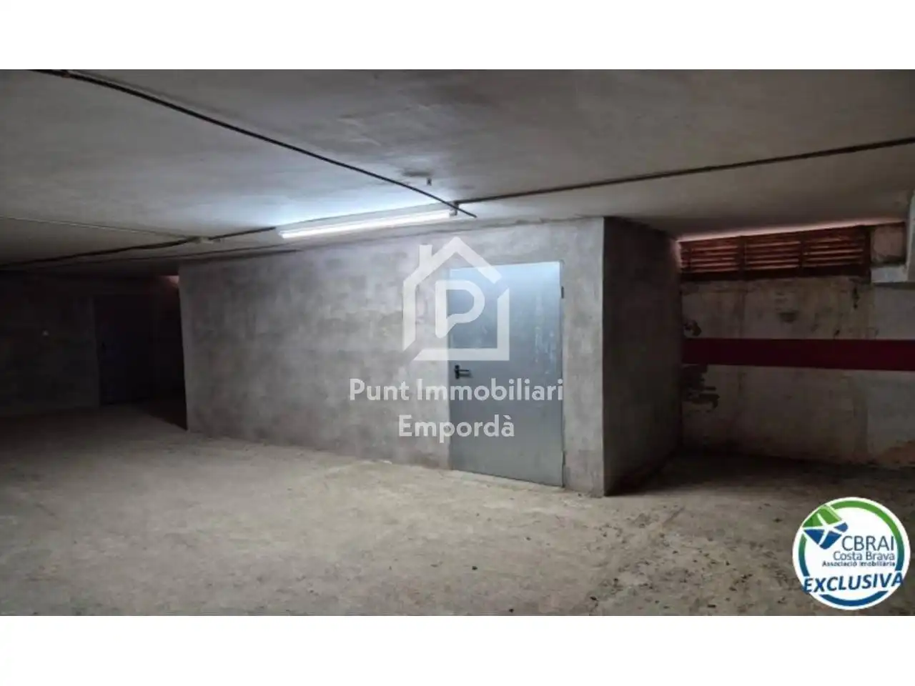 Parkplatz von Lagerraum zum Verkauf in Roses