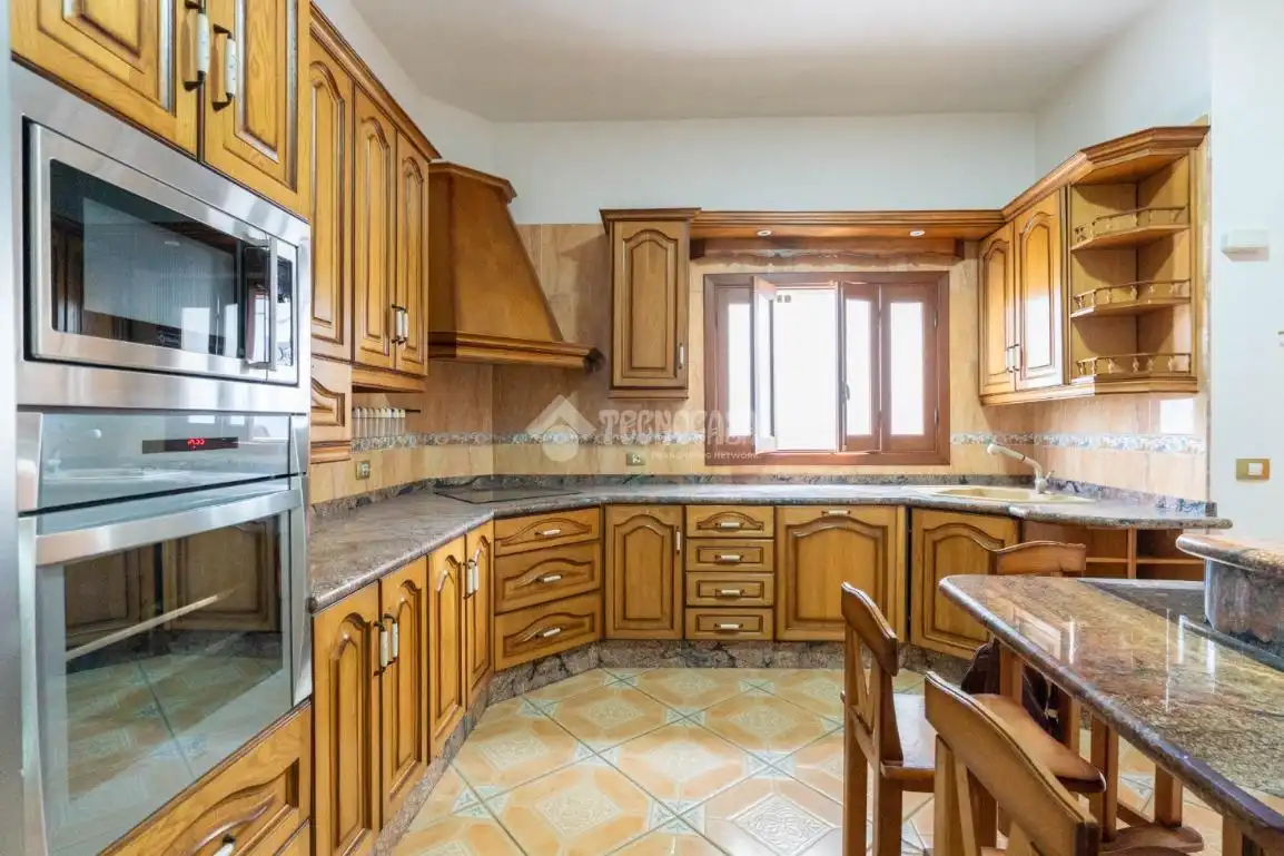 Casa aparellada en venda a Casco Urbano, imagen 3