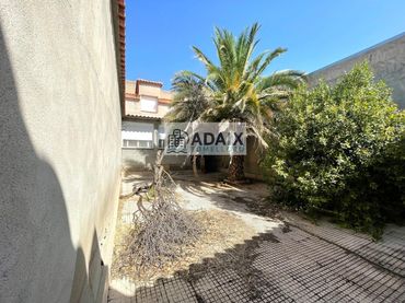 Casa amb balcó en venda a Argamasilla de Alba