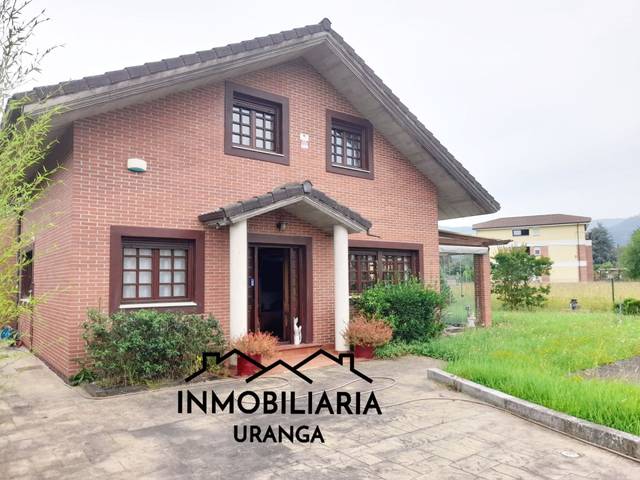 Casa-chalet en Venta en El puente en Guriezo