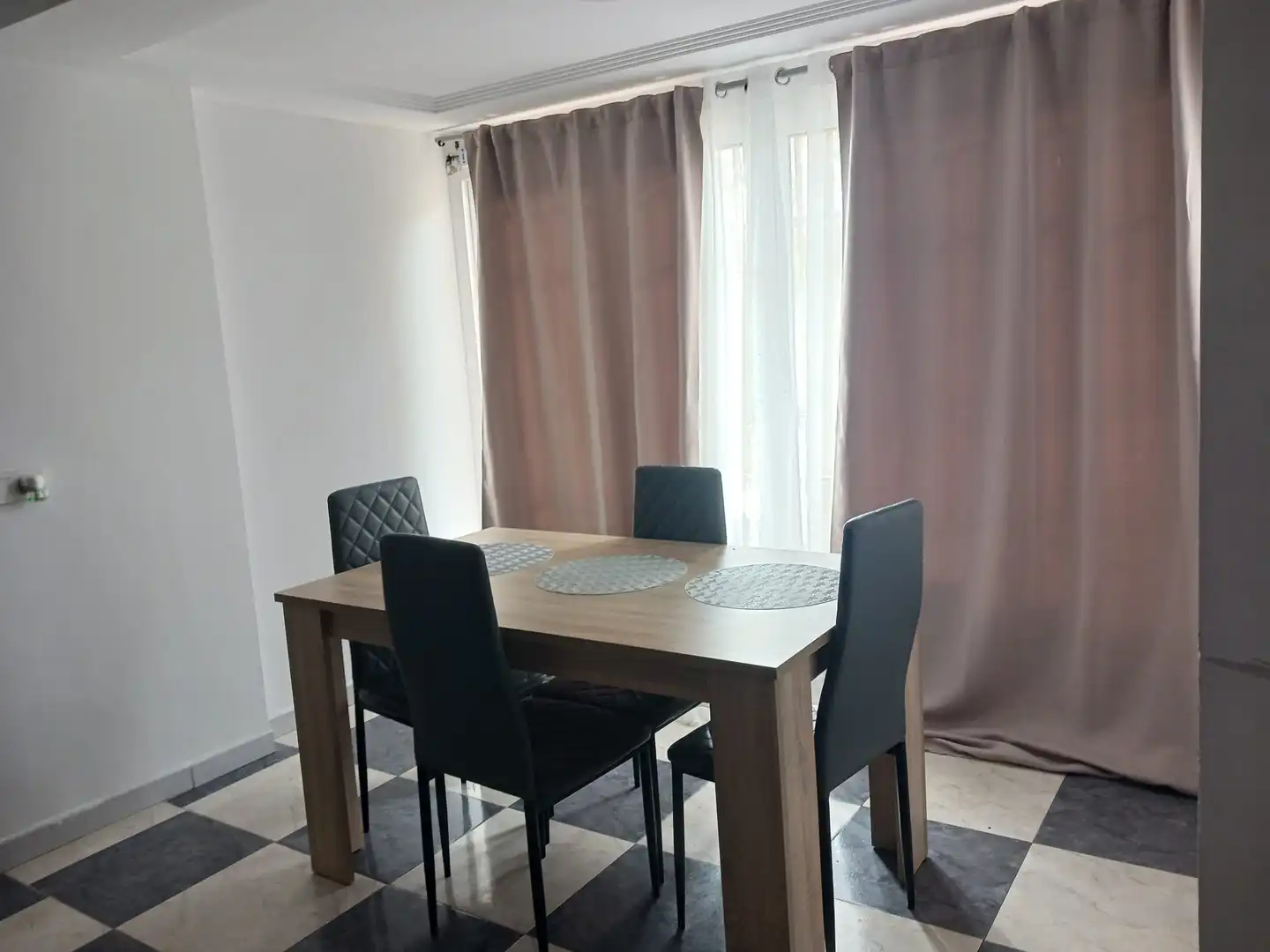 Piso en venta en C/ Profesor Tomás y Valiente, imagen 2