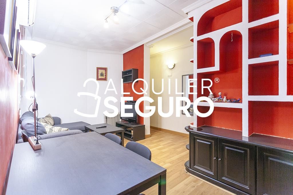 Sala de estar de Piso de alquiler en  Madrid Capital con Aire acondicionado, Calefacción y Amueblado