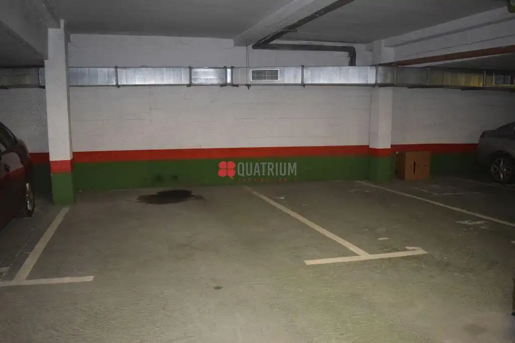 Parking de Local en venta en Santiago de Compostela 