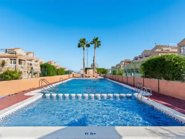 Casa aparellada amb terrassa en venda a Orihuela Costa, imagen 13