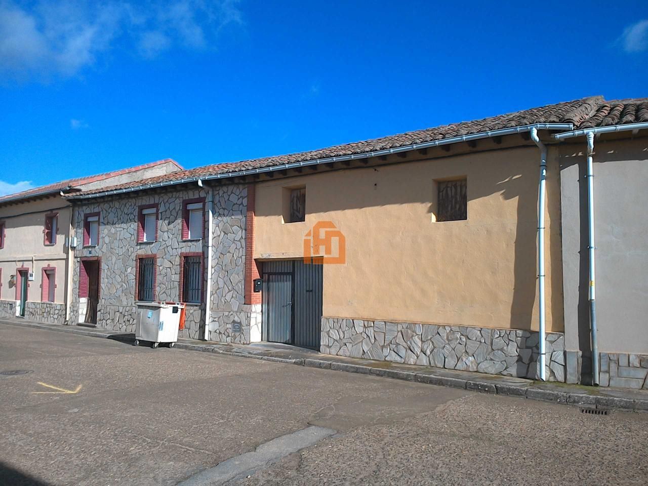 Exterior view of House or chalet for sale in Santas Martas  with Private garden and Storage room