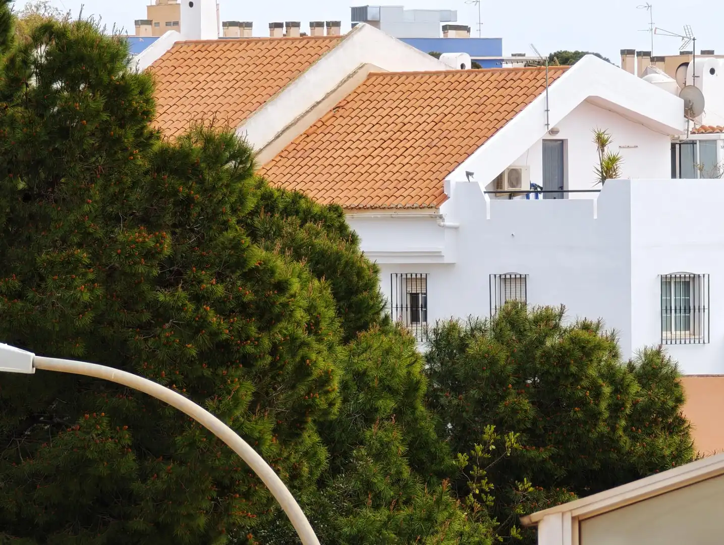 Vista exterior de Casa o xalet en venda en Almería amb Aire condicionat, Calefacció i Moblat