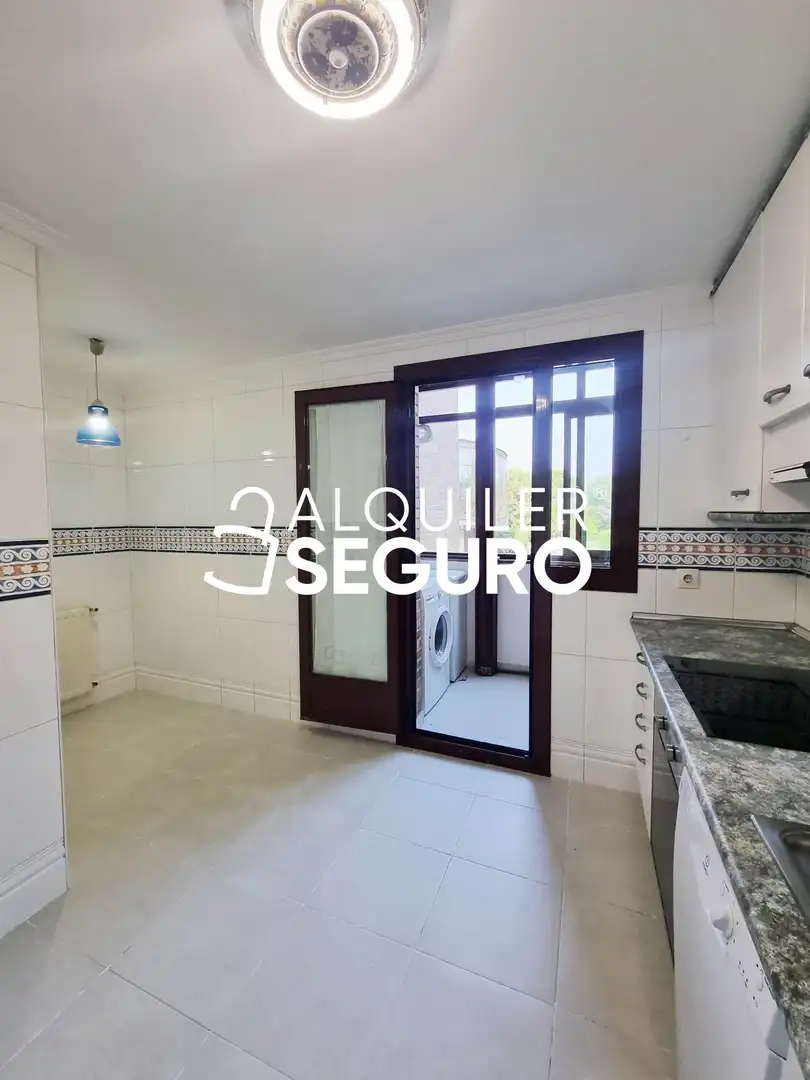 Kitchen of Flat for rent in Las Rozas de Madrid  with Heating, Terrace and Storage room