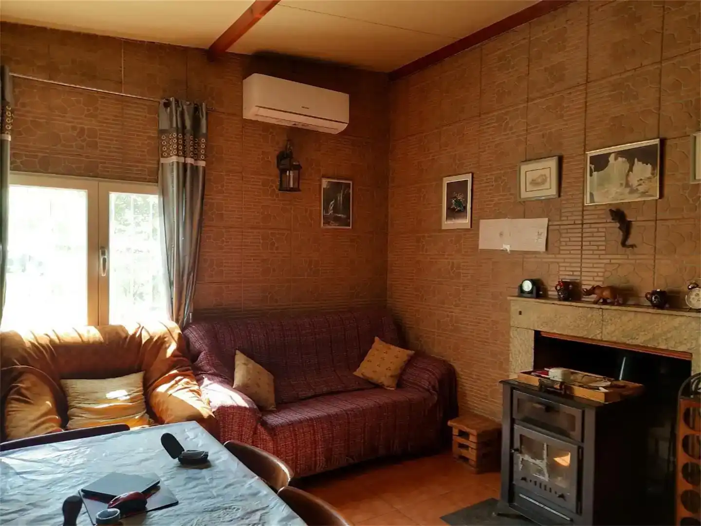 Sala d'estar de Finca rústica en venda en Retuerta del Bullaque amb Aire condicionat i Piscina
