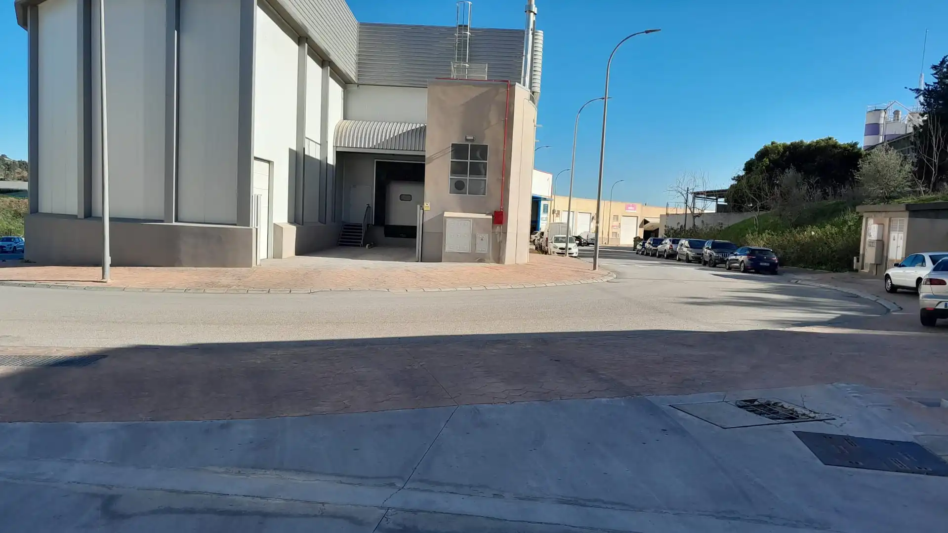 Außenansicht von Fabrikhallen zur Miete in Algarrobo