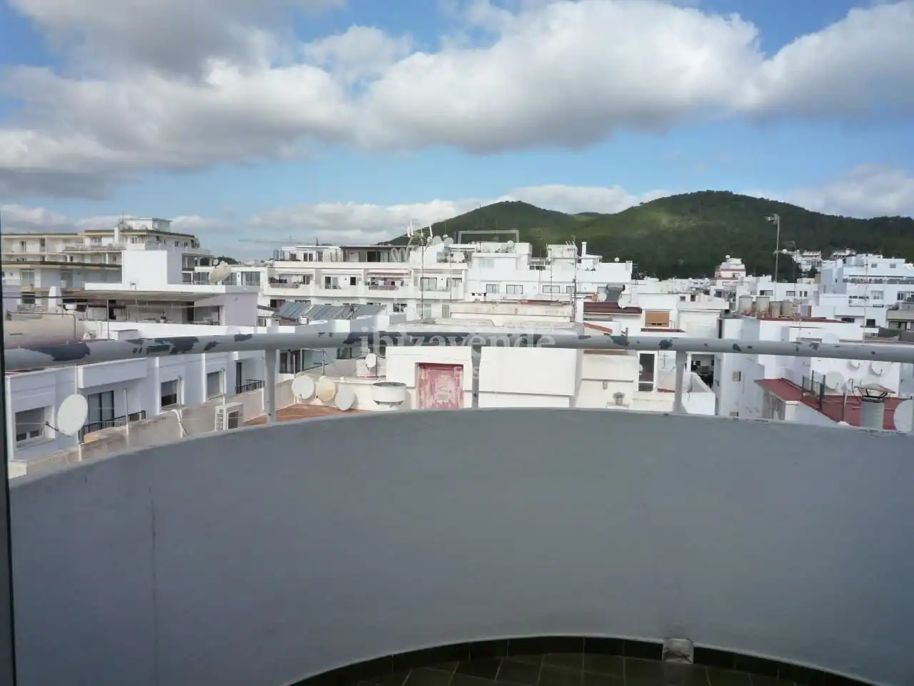 Vista exterior de Àtic en venda en Santa Eulària des Riu amb Aire condicionat, Calefacció i Terrassa