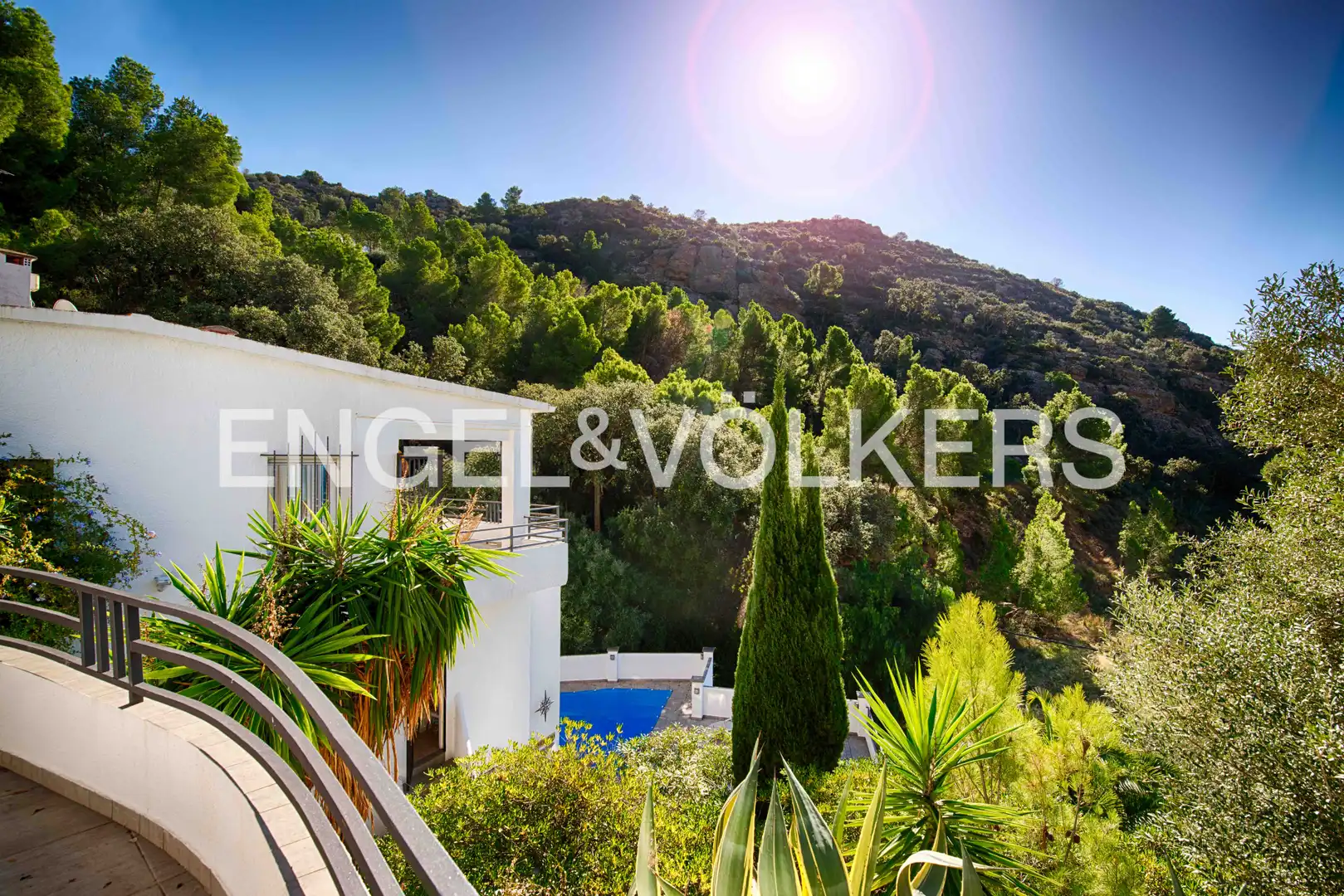Vista exterior de Casa o xalet en venda en Roses amb Terrassa, Piscina i Moblat