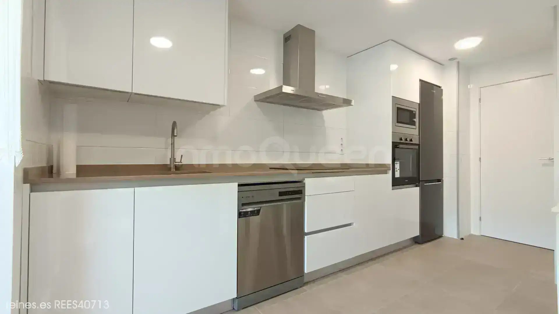 Cocina de Piso de alquiler en Oviedo  con Calefacción, Terraza y Amueblado