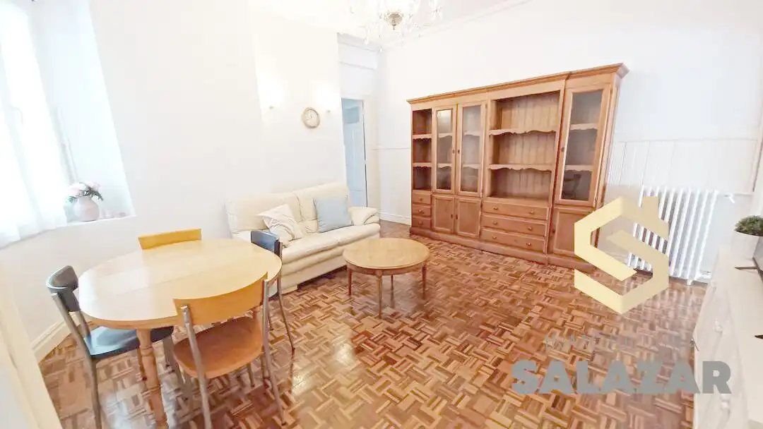 Sala d'estar de Pis de lloguer en Bilbao  amb Calefacció i Balcó
