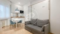 Living room of Flat to rent in  Madrid Capital  with Air Conditioner, Heating and Furnished