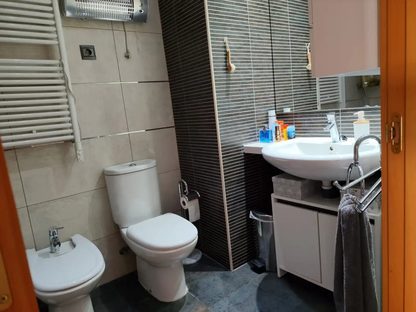 Badezimmer von Wohnung zum Verkauf in Madrid mit Klimaanlage, Heizung und Abstellraum