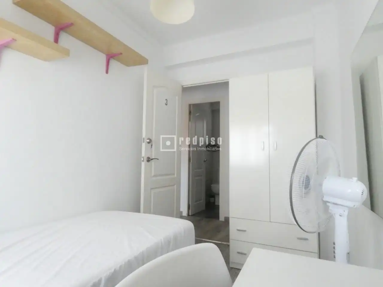 Habitación de Piso de alquiler en Málaga con Aire acondicionado, Terraza y Trastero