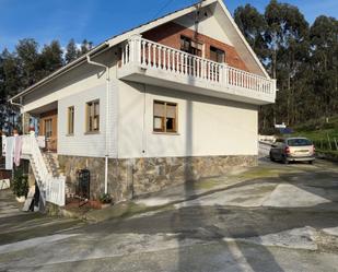 Vista exterior de Casa o xalet en venda en Corvera de Asturias amb Jardí privat, Terrassa i Piscina