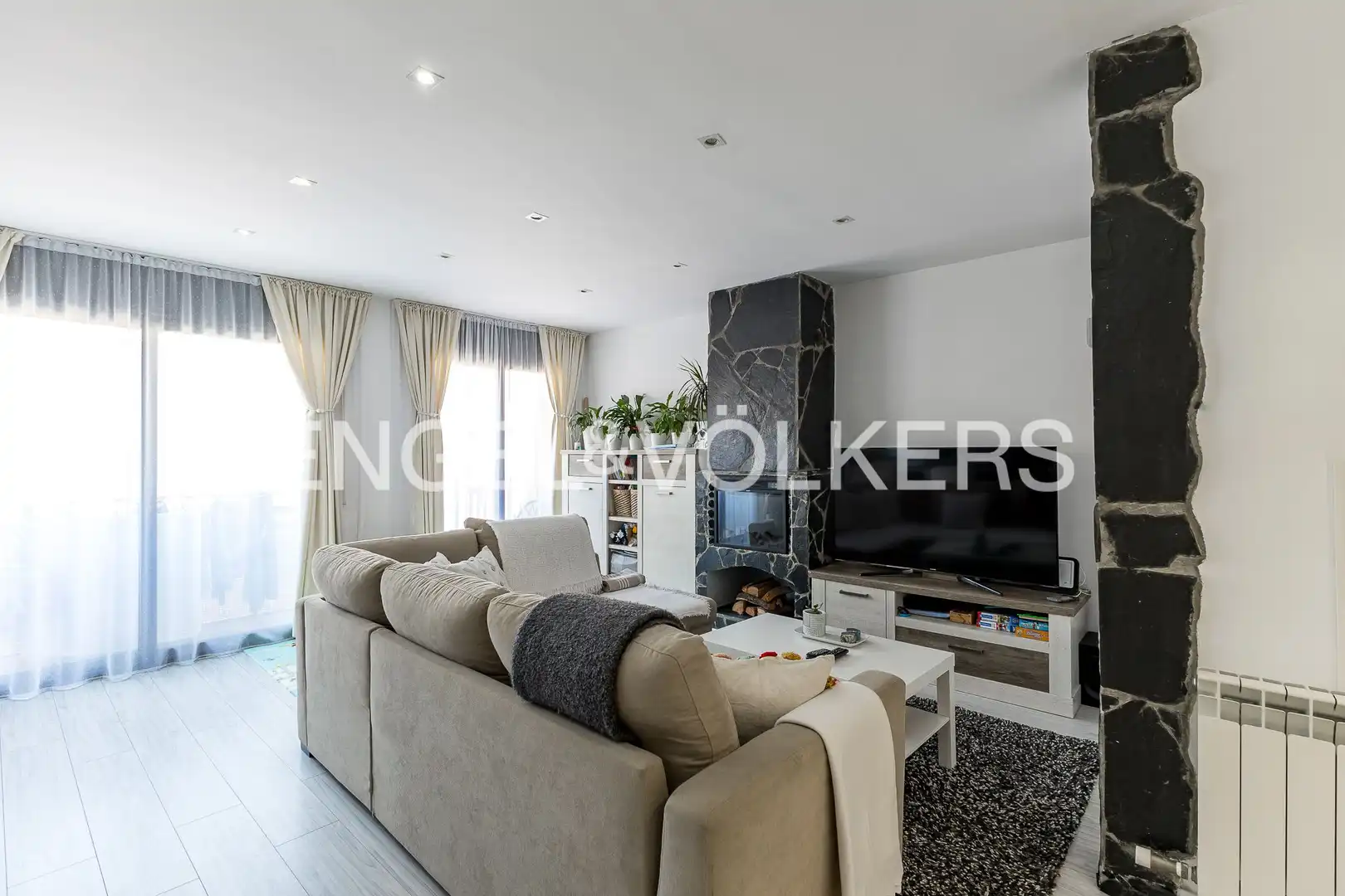 Sala de estar de Piso en venta en Vilanova i la Geltrú con Aire acondicionado, Calefacción y Trastero