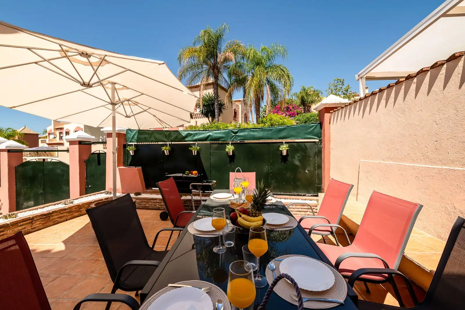 Terraza de Casa adosada en venta en Marbella con Aire acondicionado, Calefacción y Jardín privado