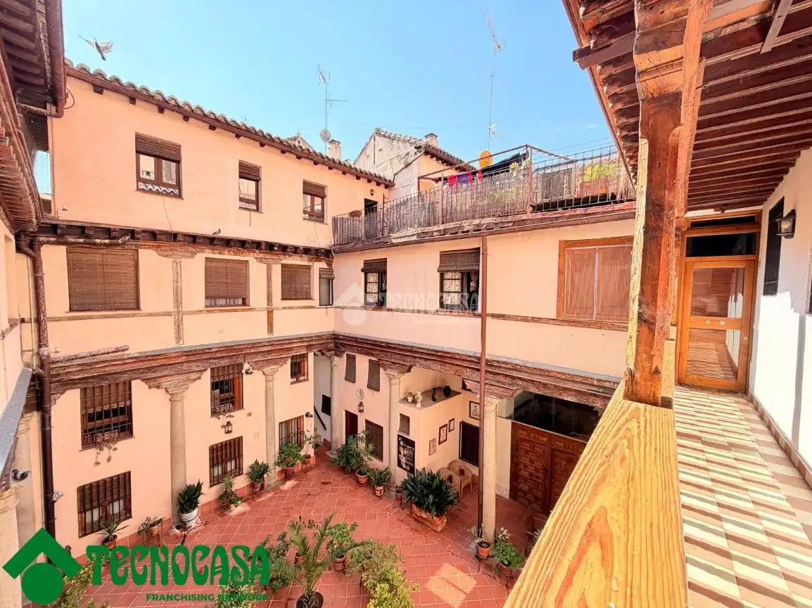 Vista exterior de Piso en venta en Toledo con Calefacción