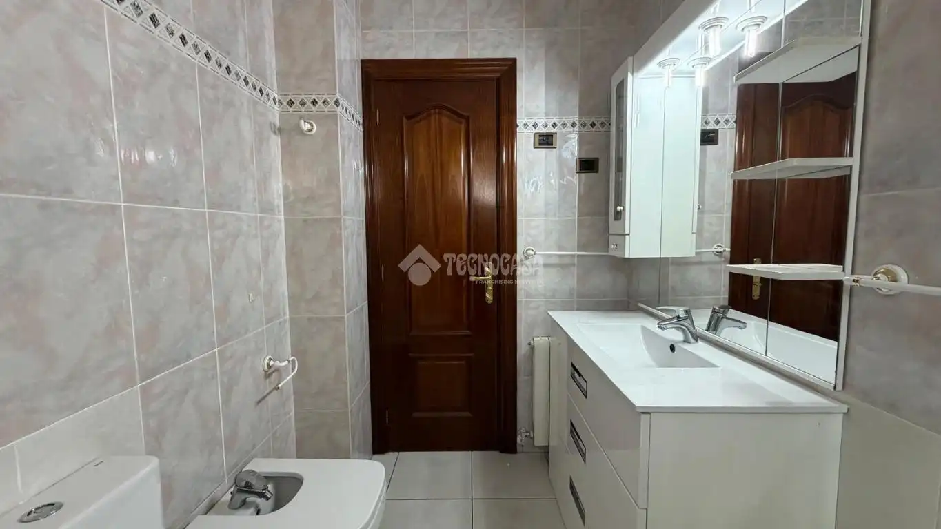Baño de Piso en venta en Bilbao  con Calefacción y Amueblado