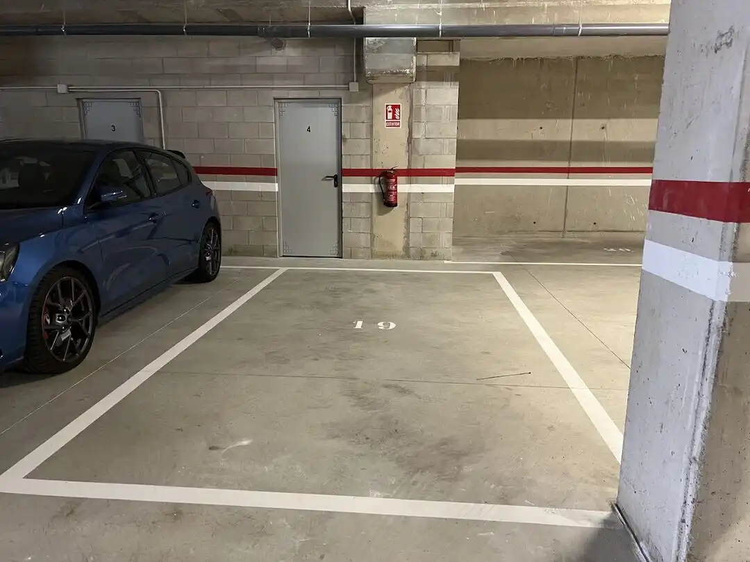 Parkplatz von Wohnung zur Miete in Siero mit Klimaanlage, Heizung und Terrasse