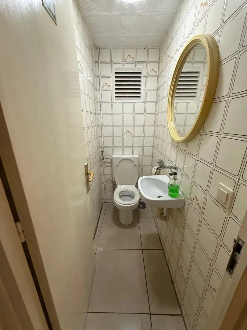Badezimmer von Geschaftsraum zur Miete in Pineda de Mar mit Klimaanlage, Heizung und Möbliert