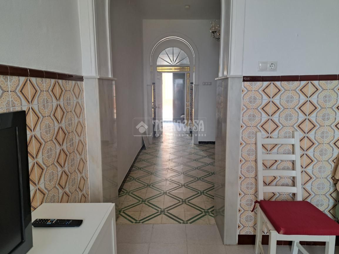 Single-family semi-detached to rent in Pilas