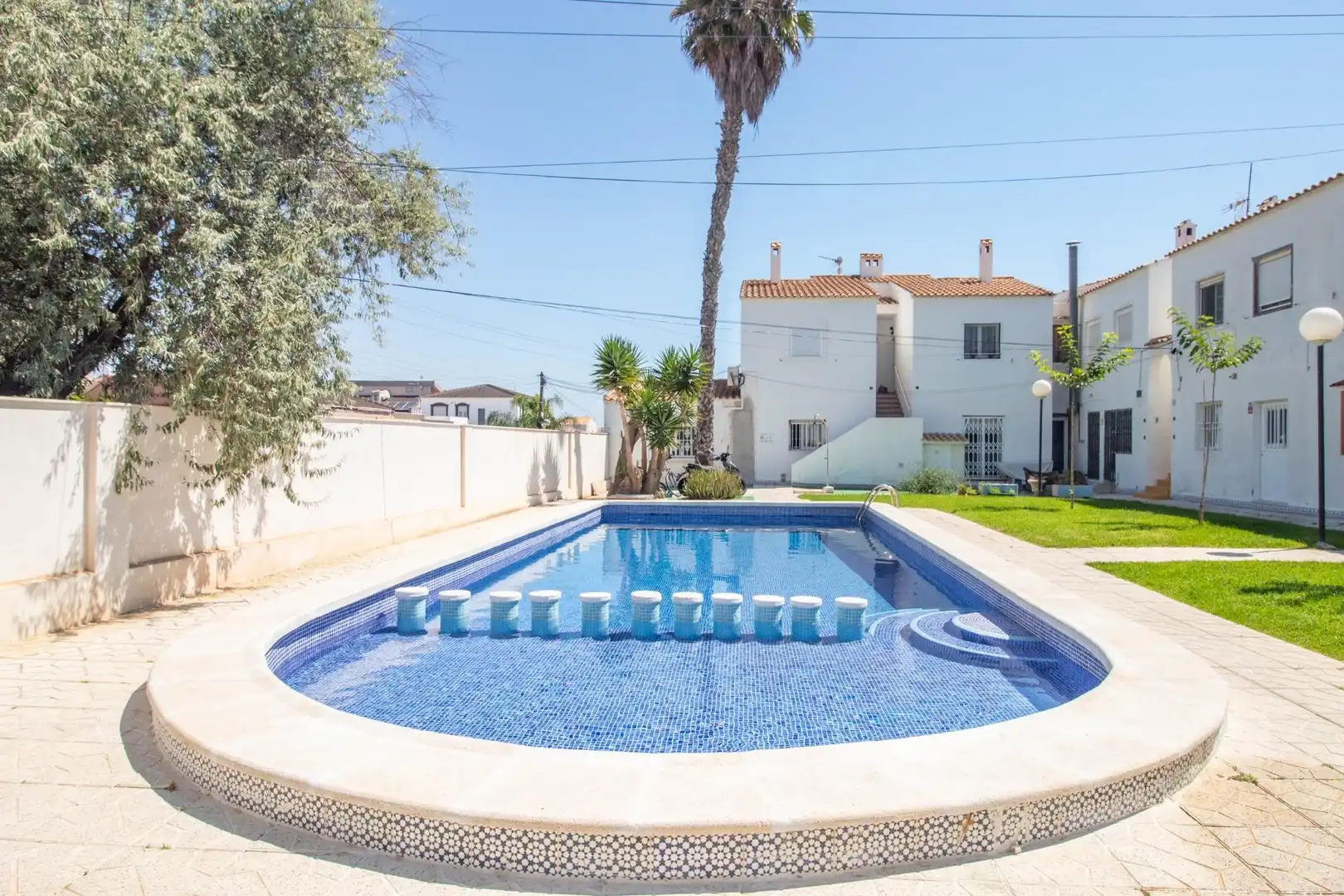 Piscina de Casa o xalet en venda en Orihuela amb Aire condicionat, Jardí privat i Terrassa