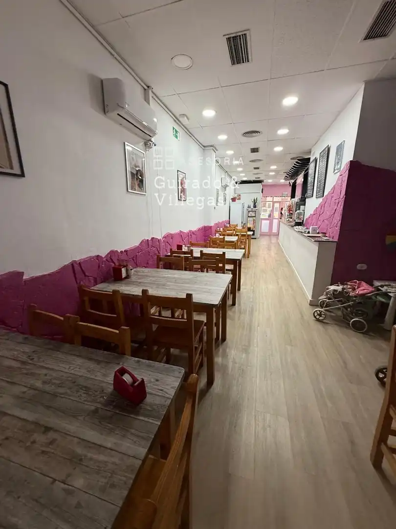 Business premises for transfer in Calle Sant Cristòfol, imagen 2