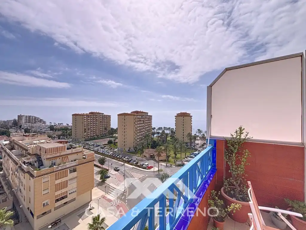 Schlafzimmer von Dachboden zum Verkauf in Algarrobo mit Klimaanlage, Terrasse und Balkon