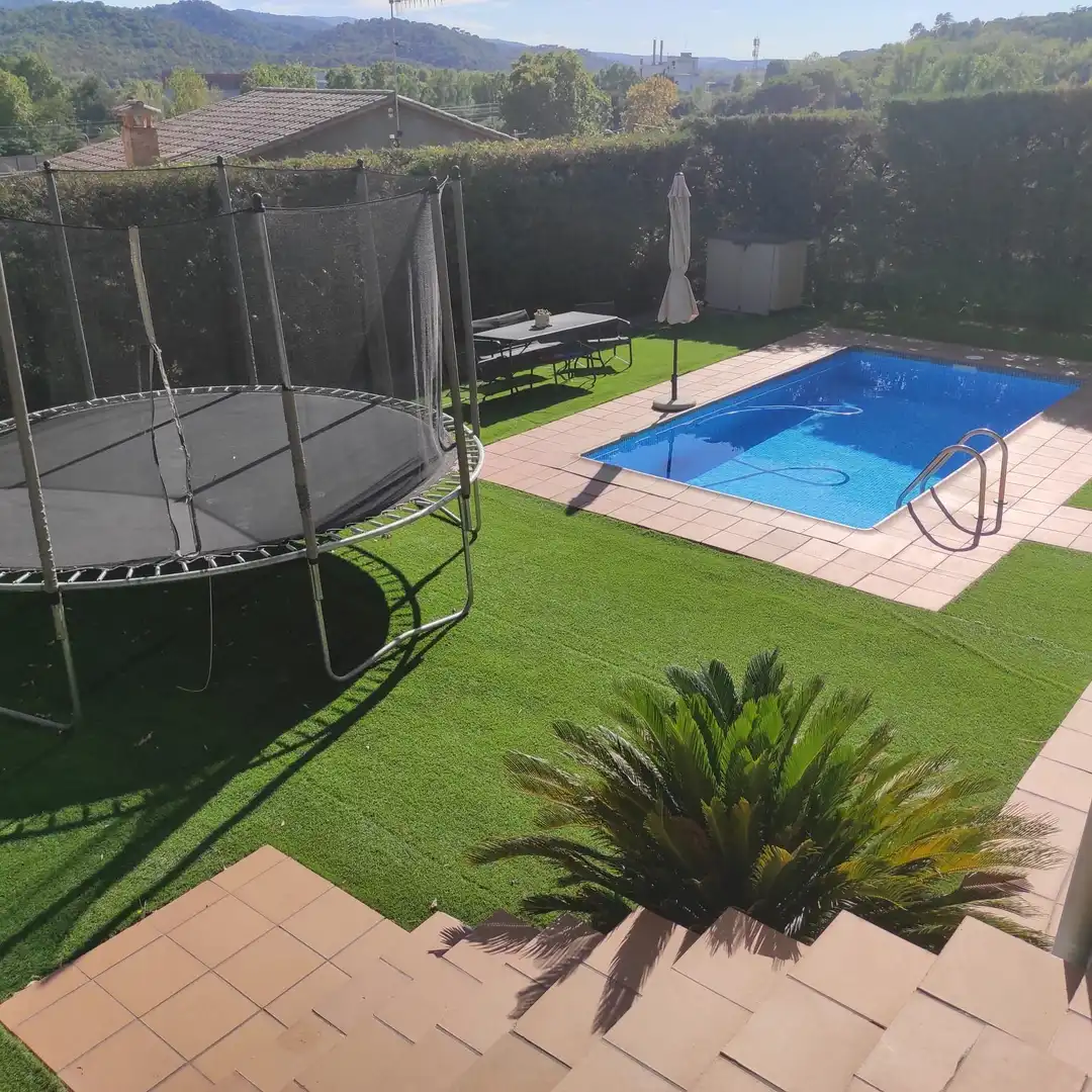 Casa amb piscina en venda a Riells i Viabrea