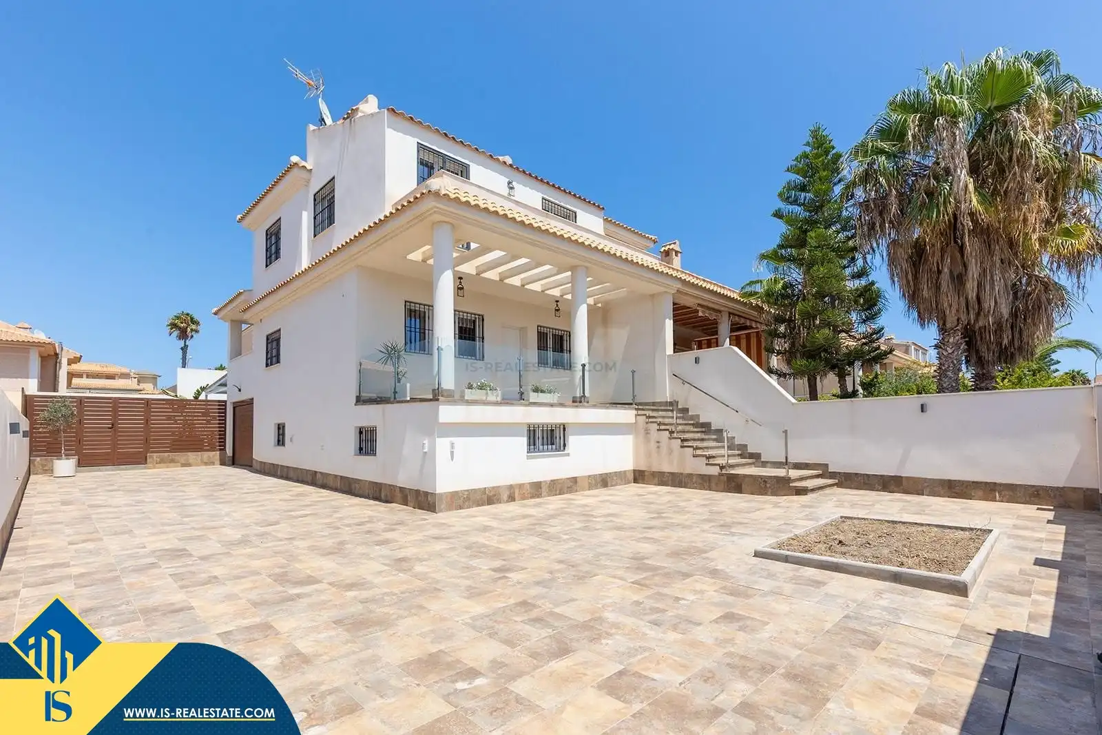 Chalet con jardín en venta en Nueva Torrevieja - Aguas Nuevas