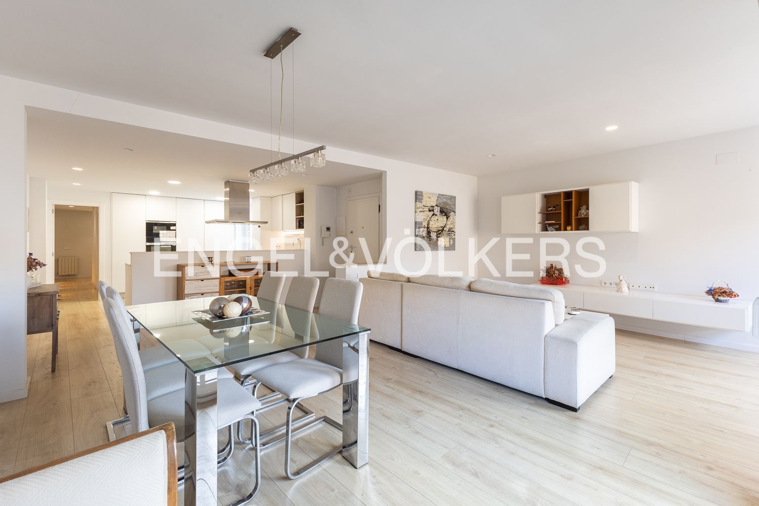 Vista exterior de Àtic de lloguer en  Valencia Capital amb Aire condicionat, Calefacció i Parquet