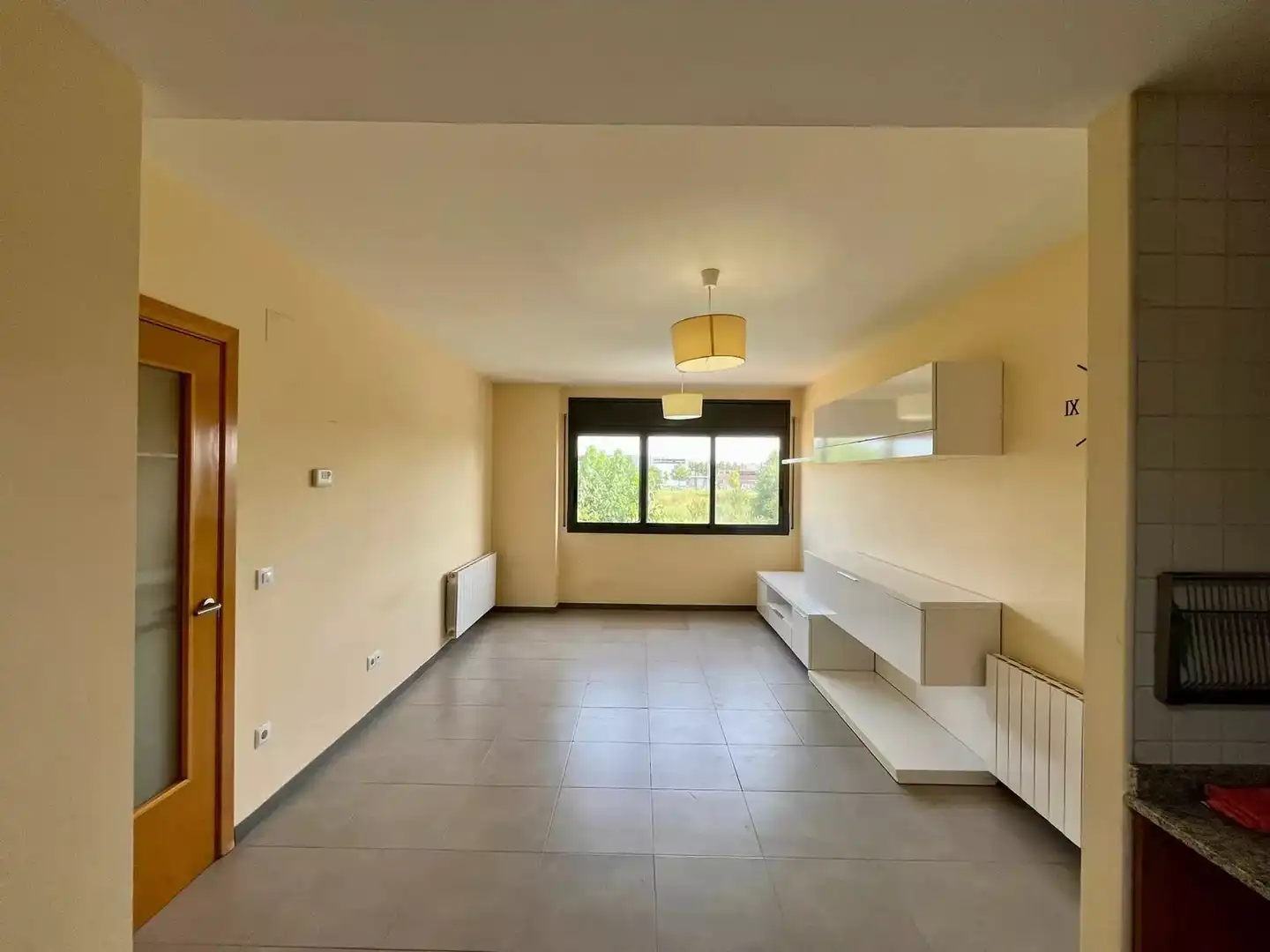 Living room of Duplexes for sale in Figueres  with Air Conditioner and Terrace