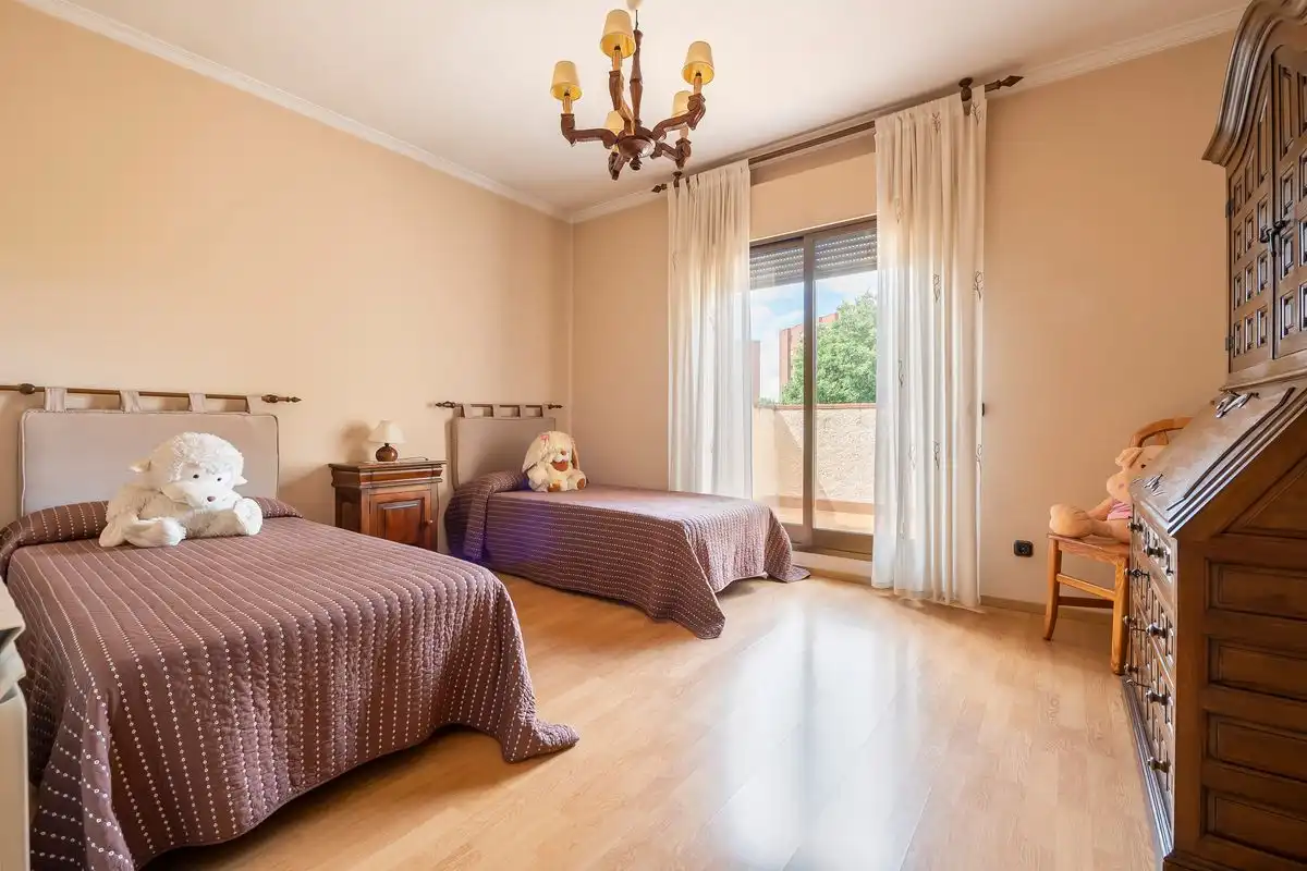 Dormitori de Casa o xalet en venda en Rivas-Vaciamadrid amb Aire condicionat, Calefacció i Jardí privat
