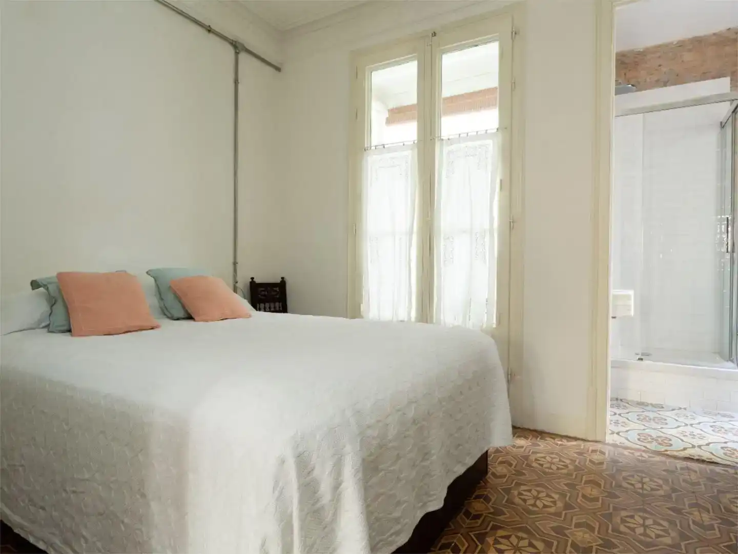 Schlafzimmer von Wohnung zur Miete in  Barcelona Capital mit Klimaanlage und Balkon