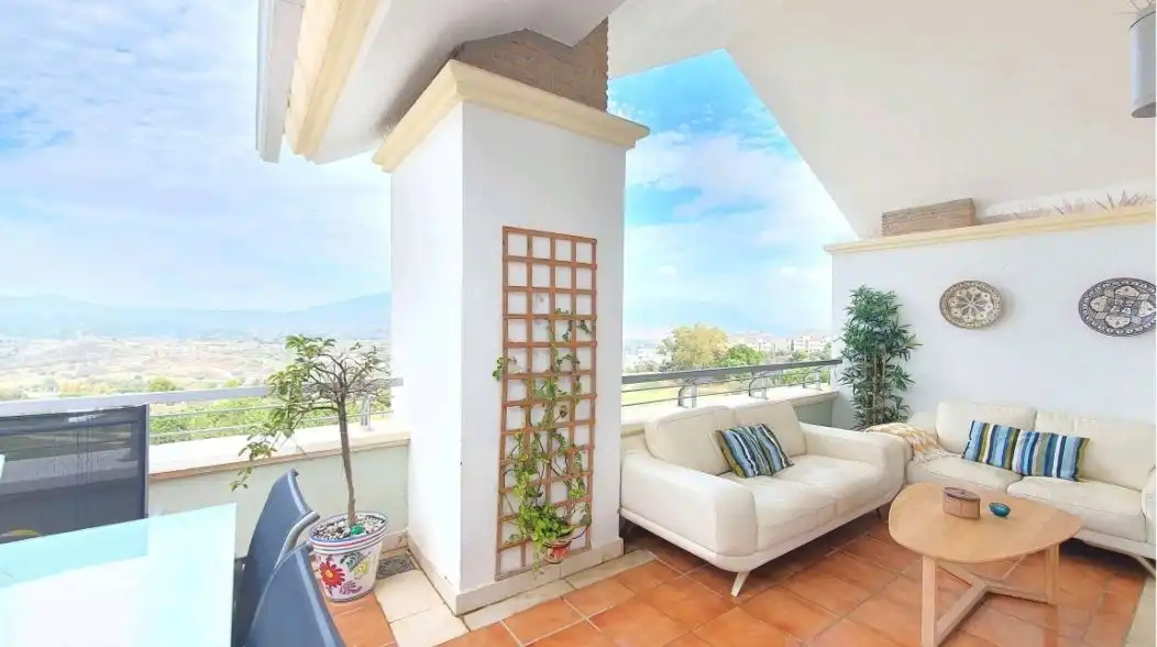 Terrasse von Dachboden zum Verkauf in Mijas mit Terrasse, Abstellraum und Schwimmbad