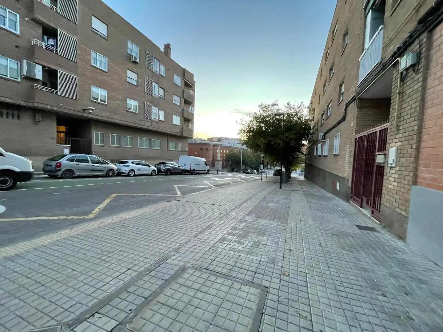 Außenansicht von Garage zum Verkauf in Zaragoza